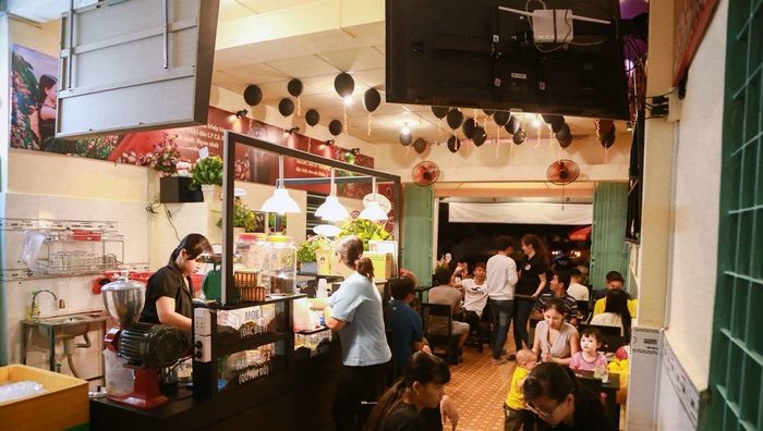 Khách hàng sẽ yên tâm hơn khi quán có máy rang cafe tại chỗ