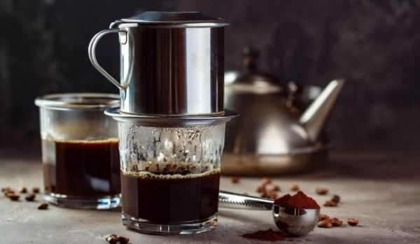 Thưởng thức cà phê